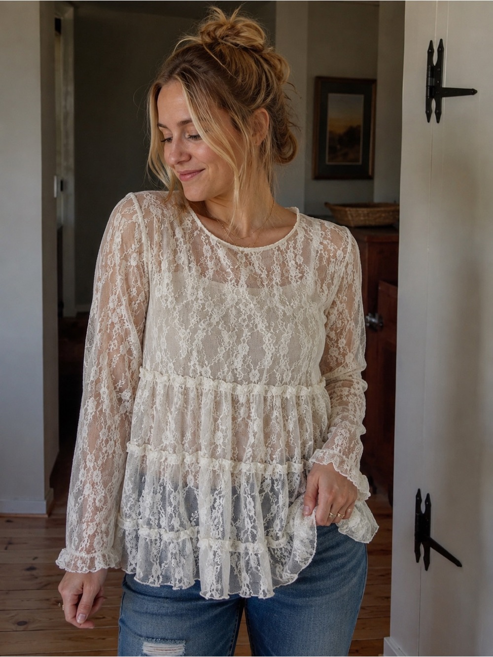 easel Cream Lace Tiered Ruffle Long-Sleeve Blouse